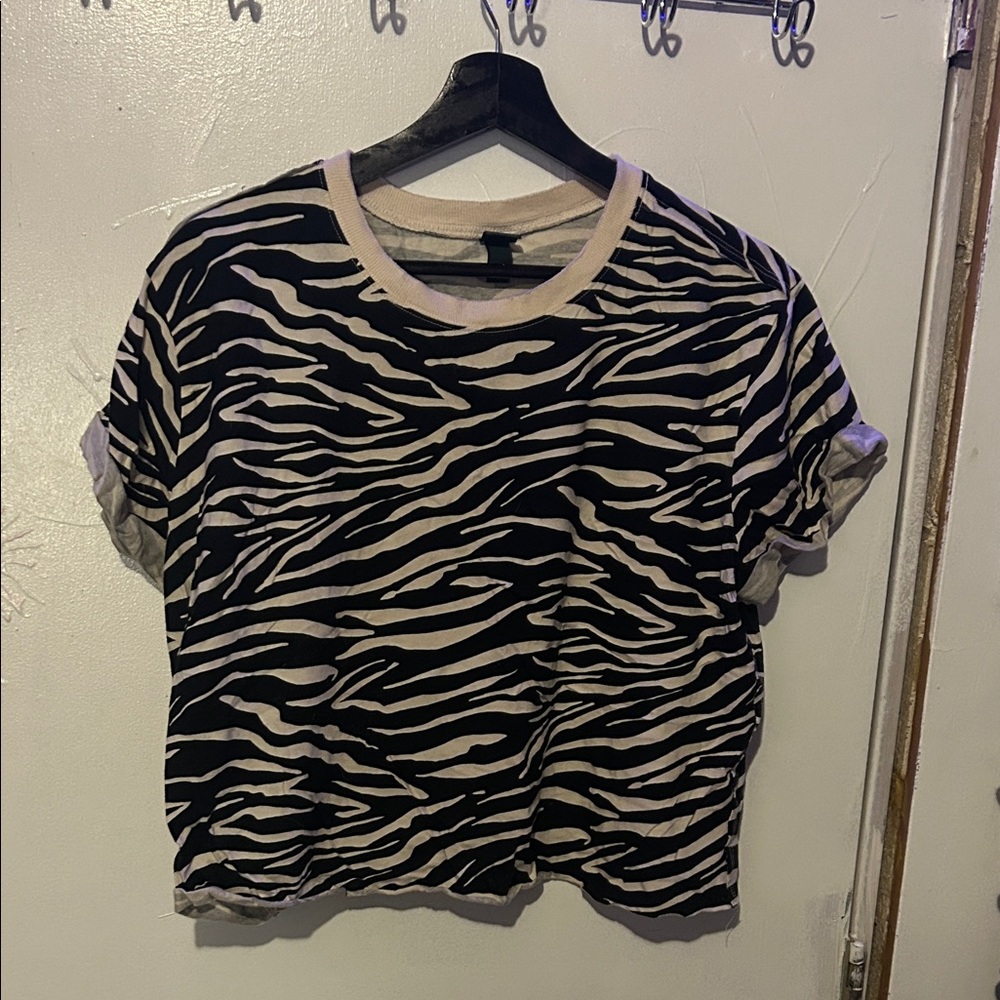 Wild Fable Black and Cream Zebra Print Tee